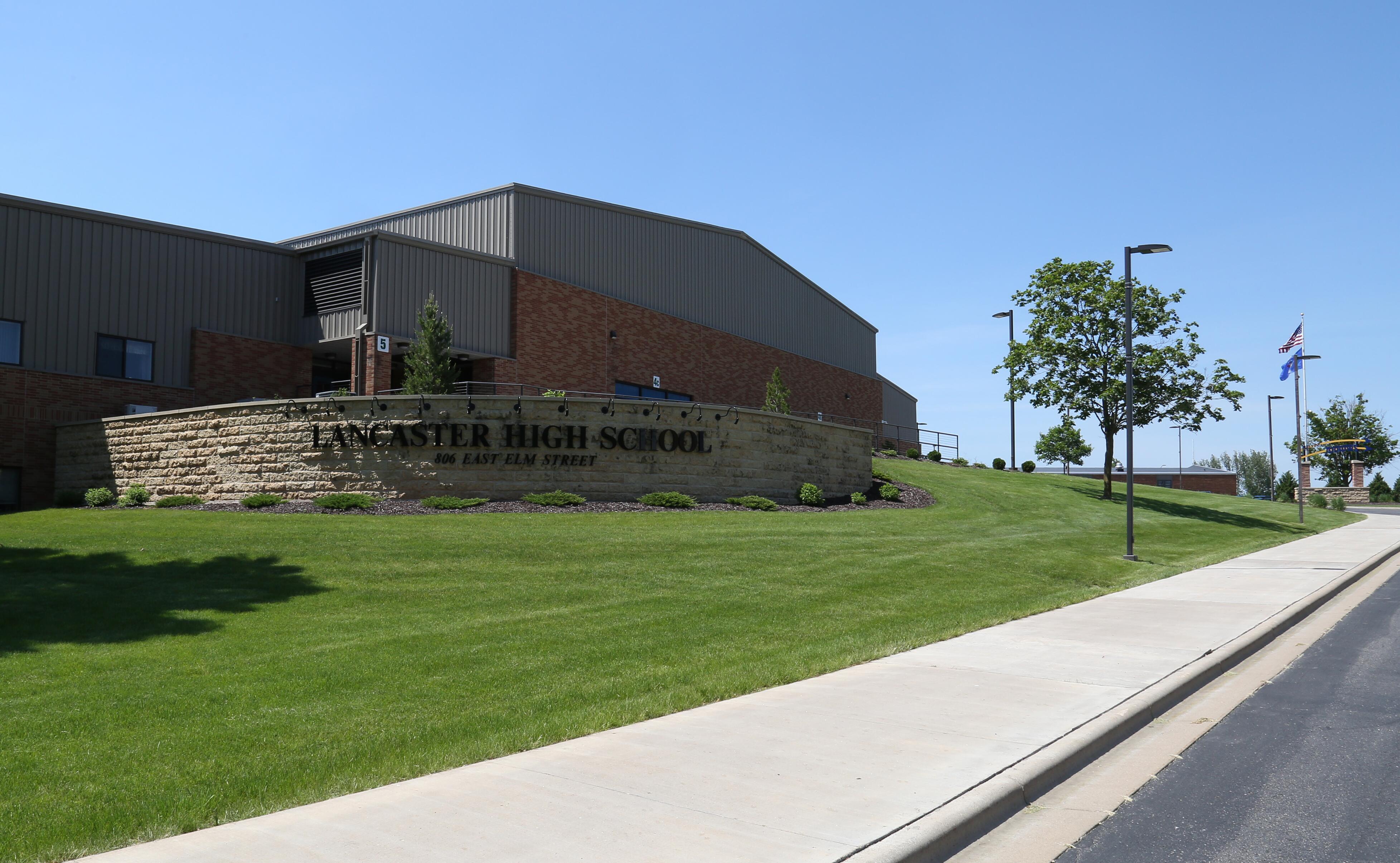 A photo of the exterior of Lancaster High School in Lancaster, Wis.